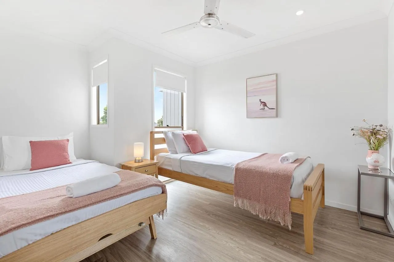 Holiday home 3Br, 3Bth, Walk To Beach & City Centre Maroochydore