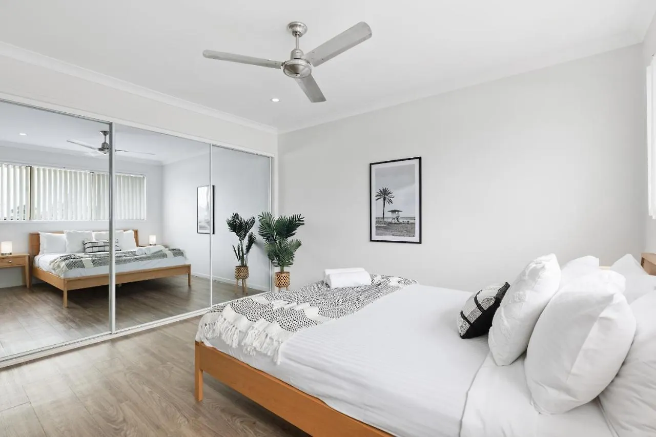 Holiday home 3Br, 3Bth, Walk To Beach & City Centre Maroochydore