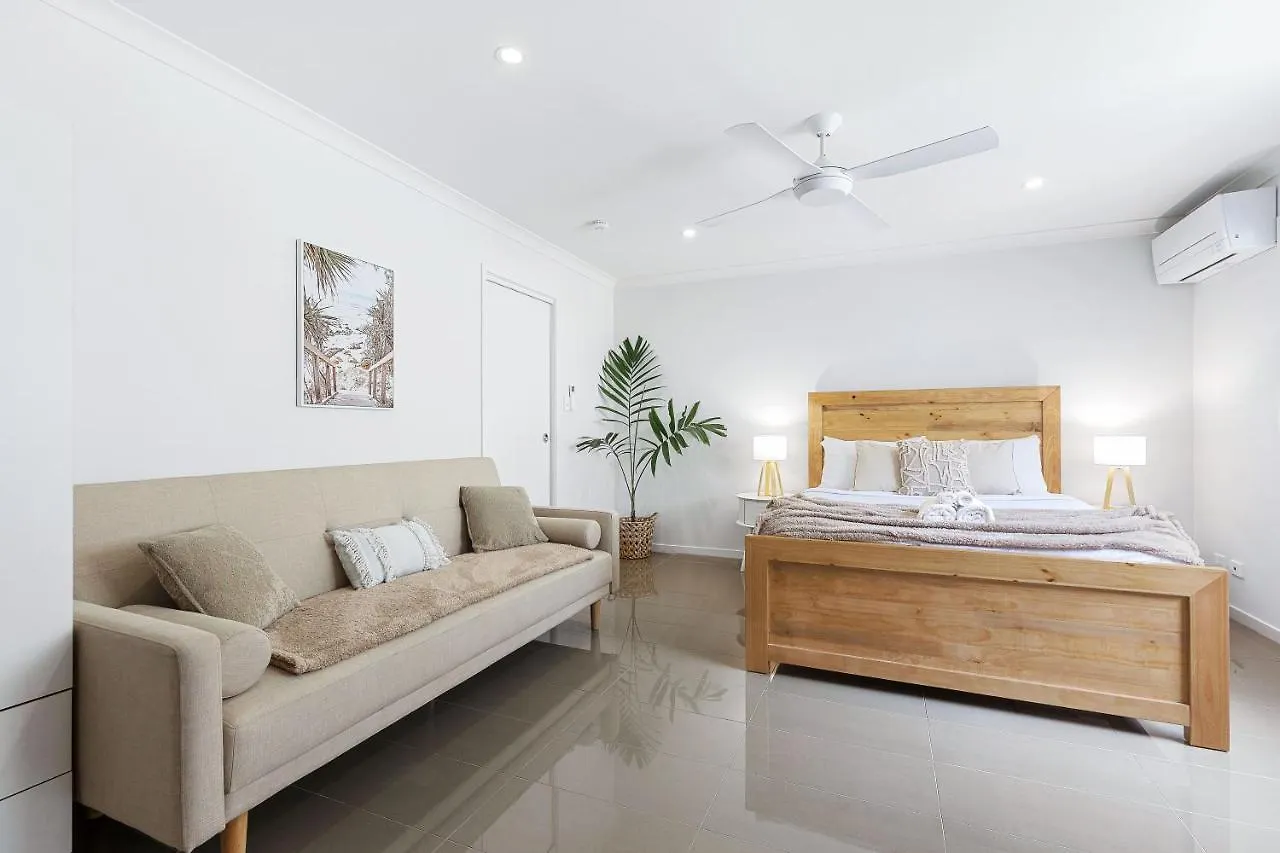 3Br, 3Bth, Walk To Beach & City Centre Maroochydore