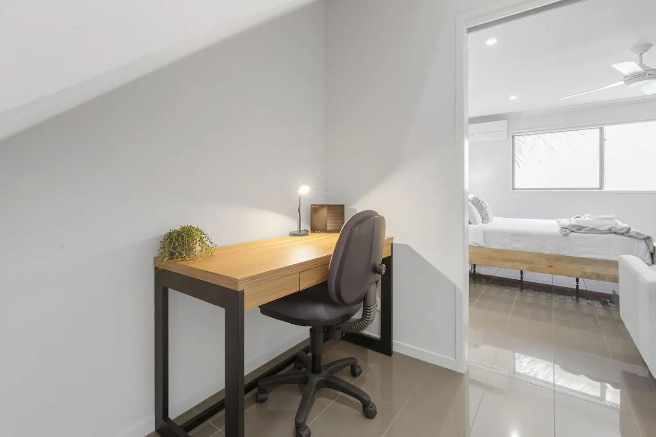 3Br, 3Bth, Walk To Beach & City Centre Maroochydore Australia